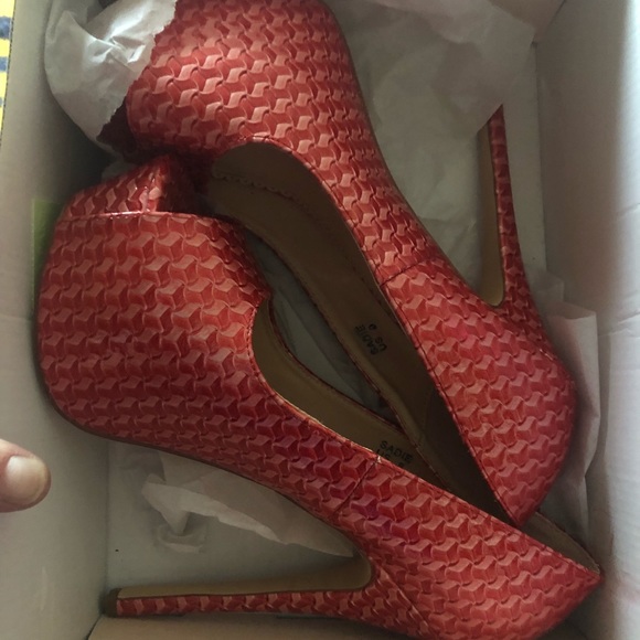 3 pairs of new never worn Shoedazzle Heels - Picture 3 of 3